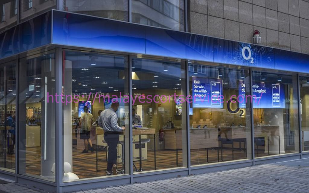 O2 telecommunications store front